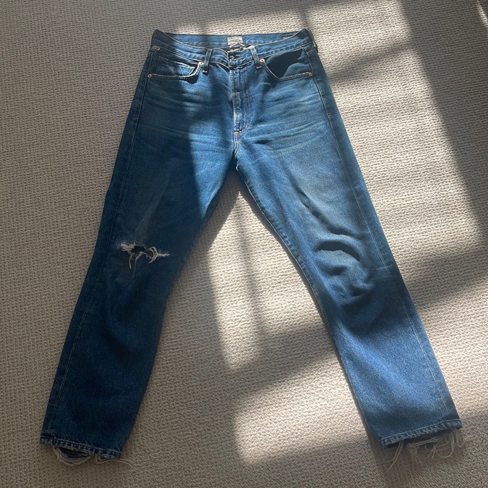 Gently used distressed Citizens of Humanity Dree Crop 28